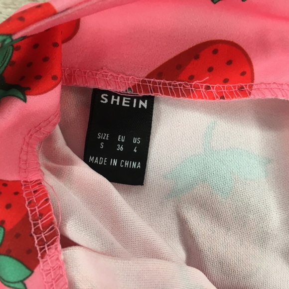 Shein Strawberry Skirt Size S Small 28in waist 28” - Picture 5 of 6